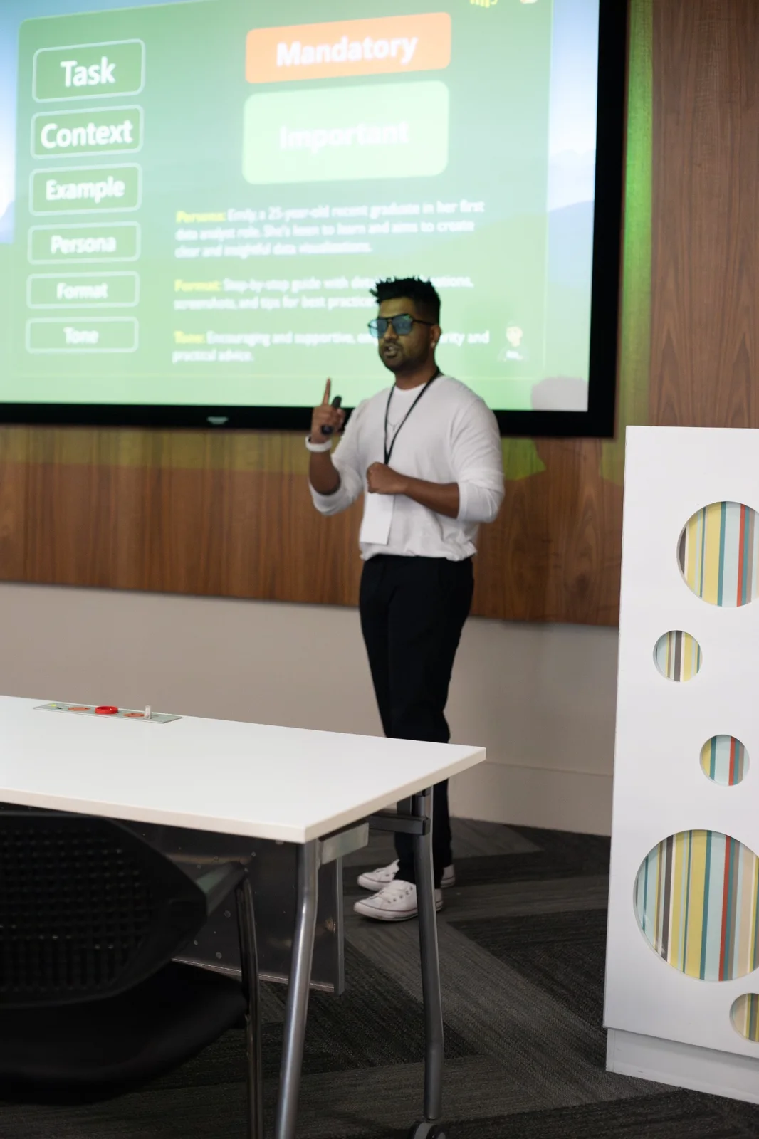 Niren Gooroocharan presenting a practical data learning framework
